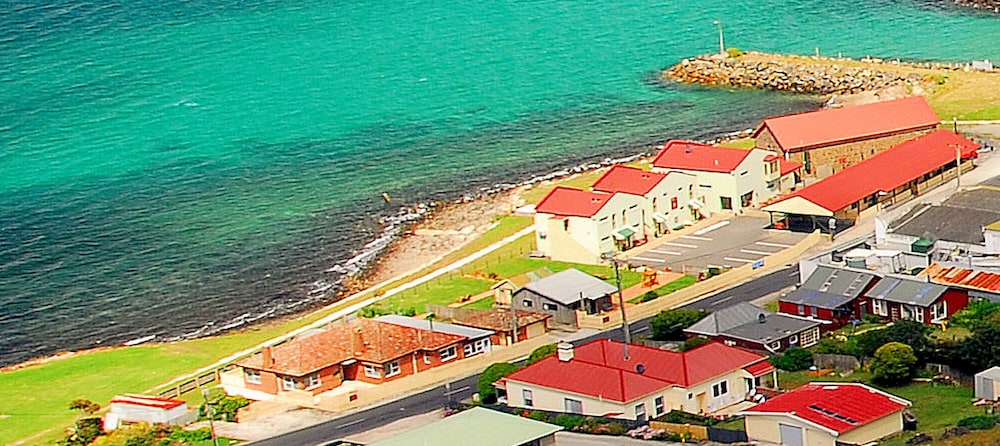 STANLEY VILLAGE WATERFRONT ACCOMMODATION 68/70