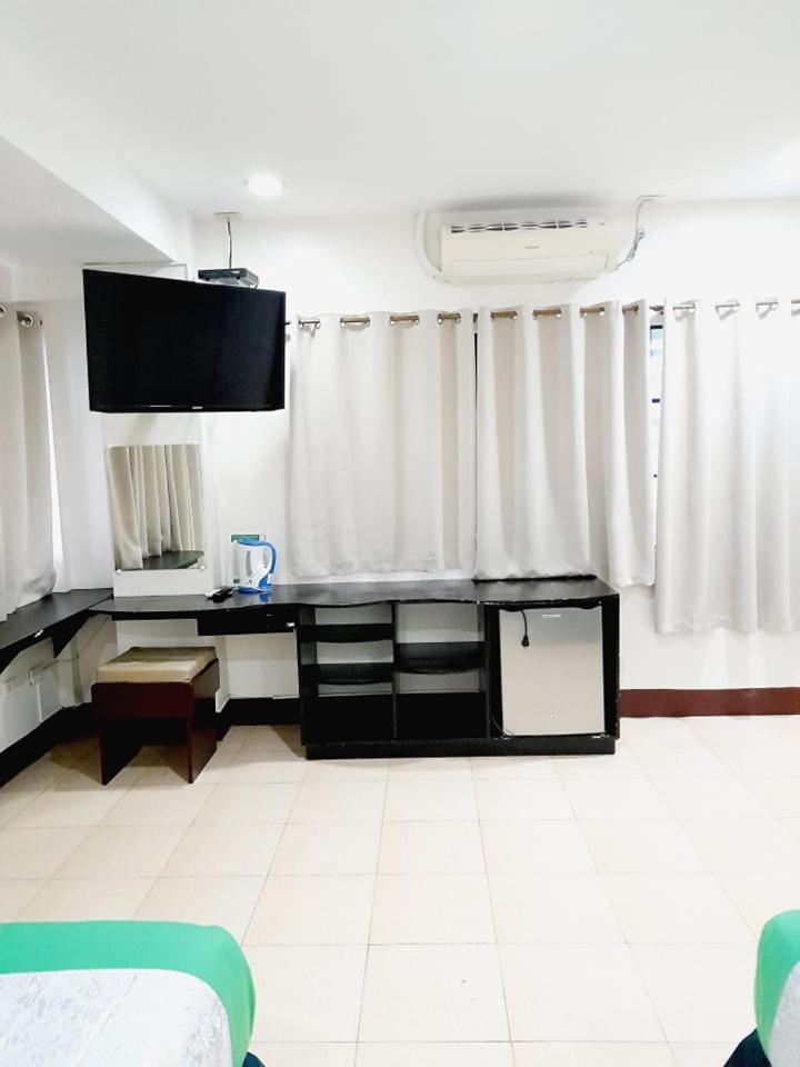 Park Avenue Residence Inn &amp; Suites 23/27