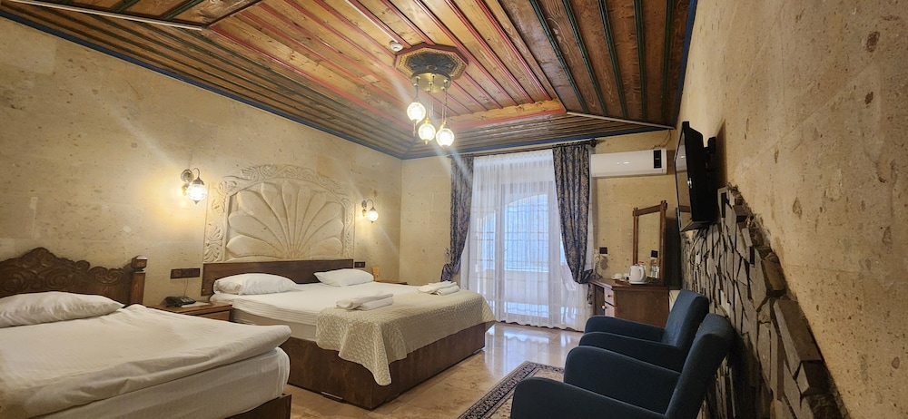 ROOM, BALCONY
