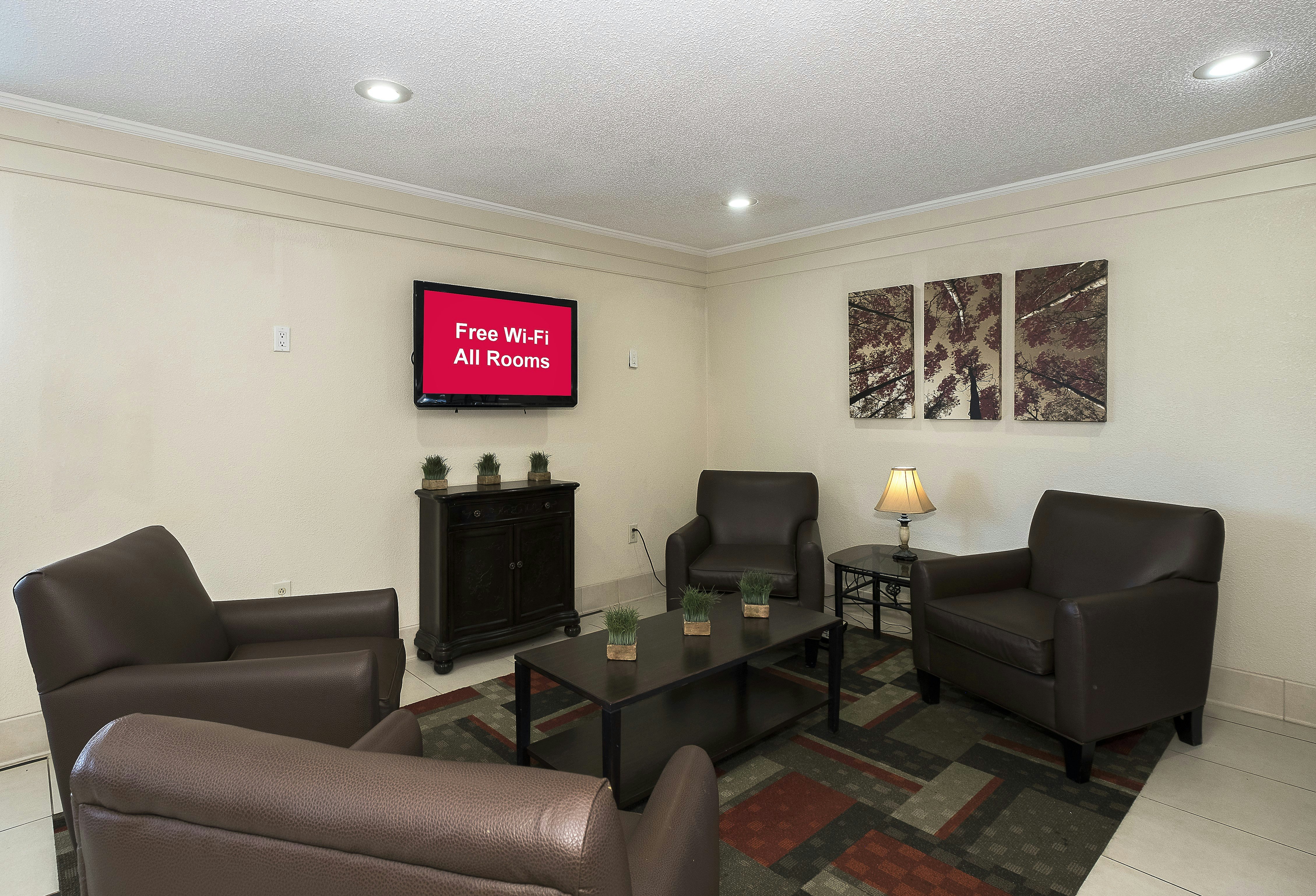 Red Roof Inn Bloomington - Normal/University 10/12