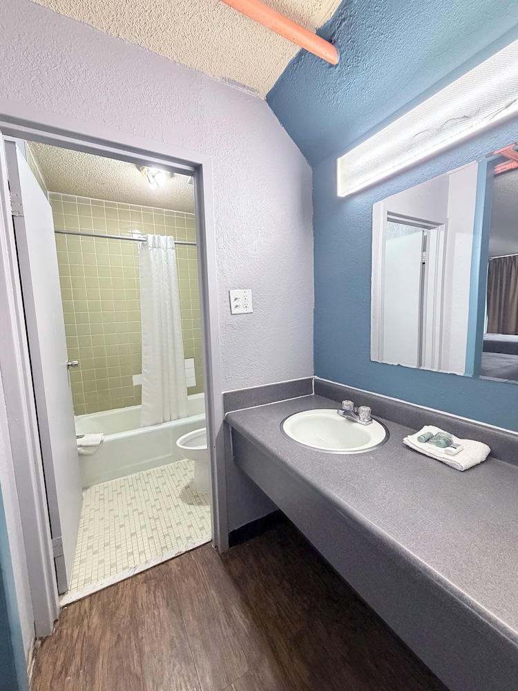 Hotel Cartersville, GA 47/50