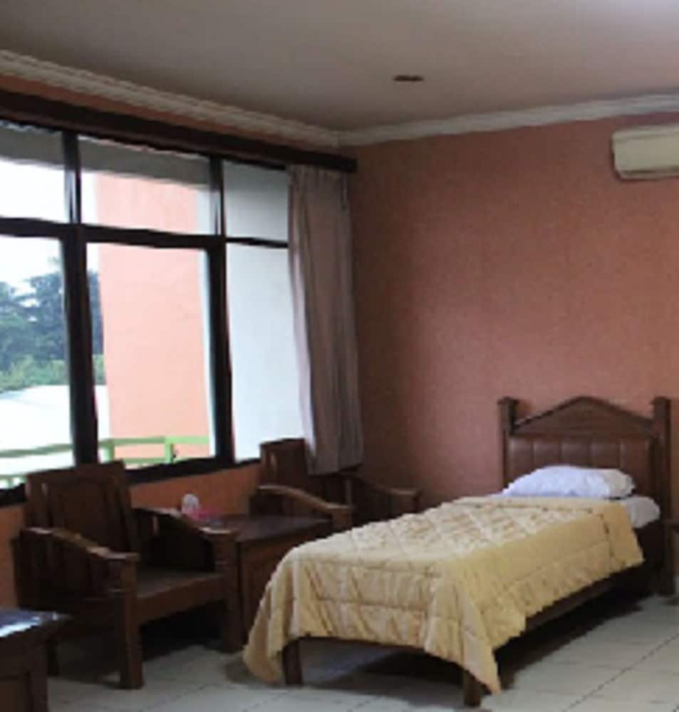 Hotel 678 Cawang 7/34