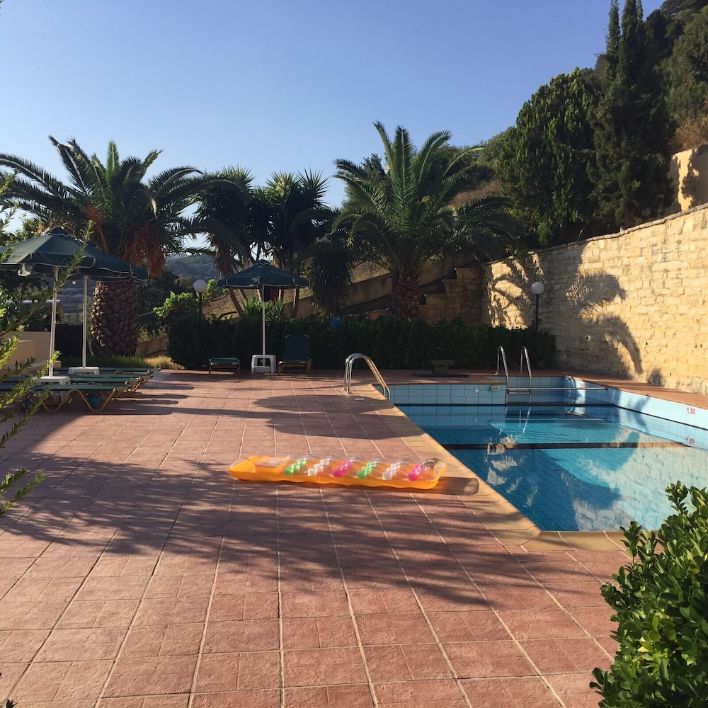 Stratos Villas 29/37