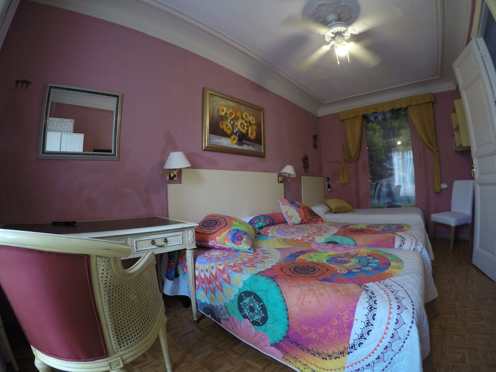 Hostel Rc Miguel Angel 43/49