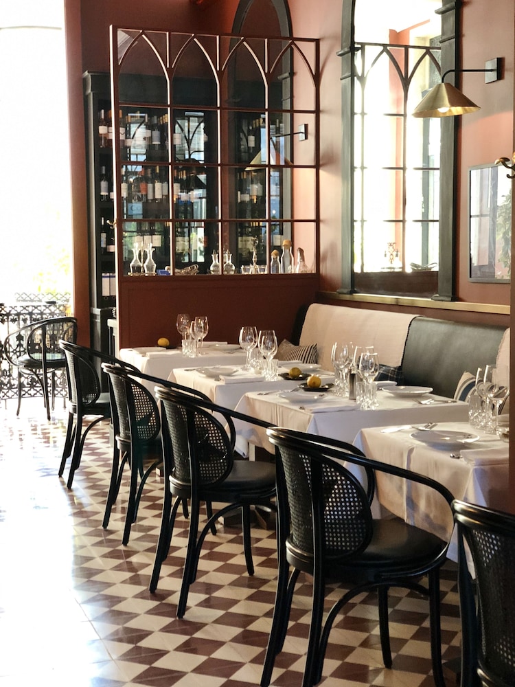 Cocorico Luxury Guesthouse And Restaurant 24/28