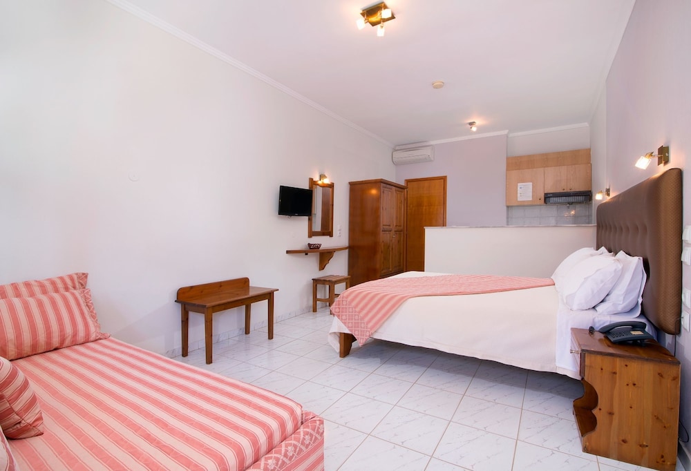 Kamelia Hotel 24/50