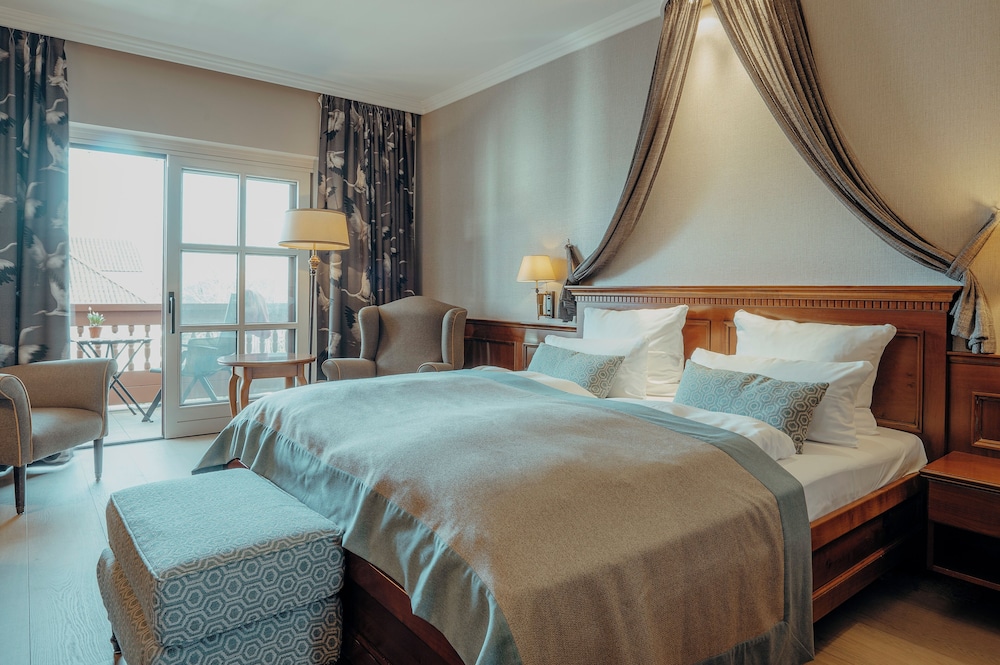 Country, Romance, King Bed