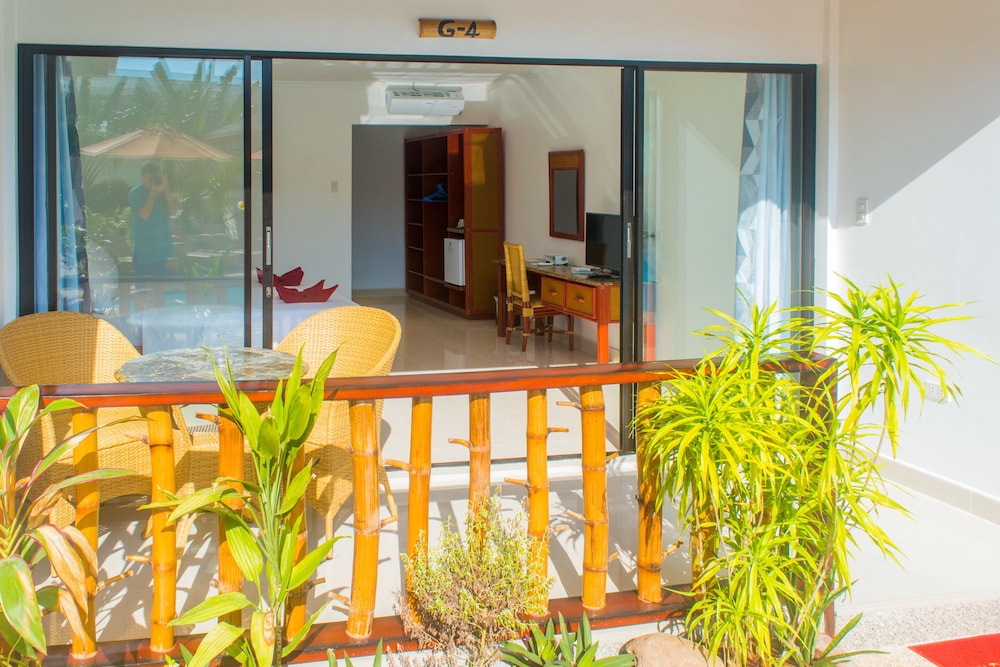 Alona Vida Beach Hill 13/44