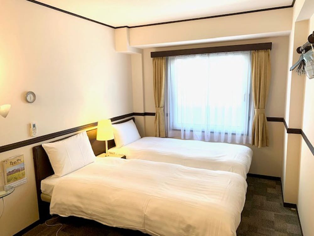 ECONOMY, TWIN BEDS, SMOKING