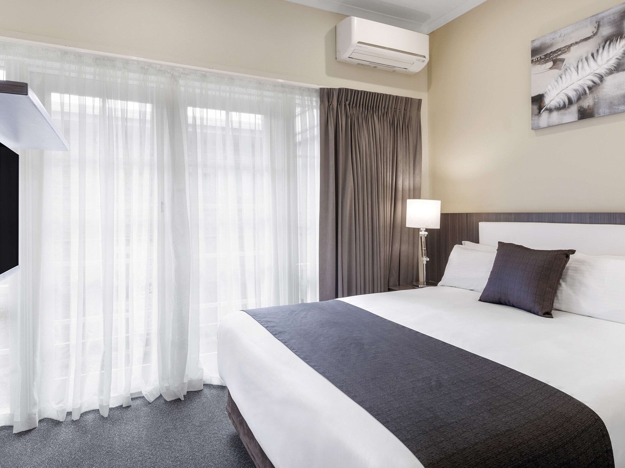 2 Bedrooms, Upstairs, Family Suite, Double and Twin Beds