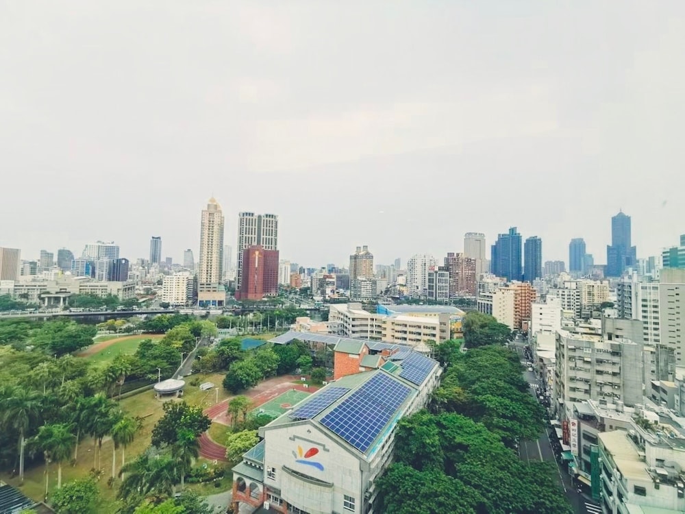 Holiday Inn Express Kaohsiung Love River 43/49