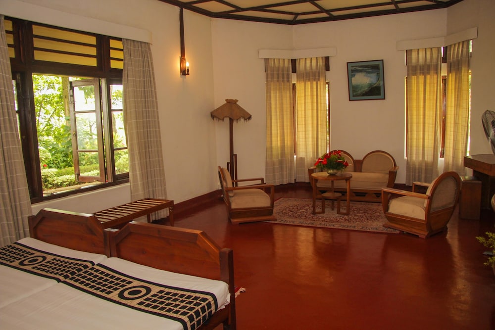 Ancoombra Tea Estate Bungalow 15/38