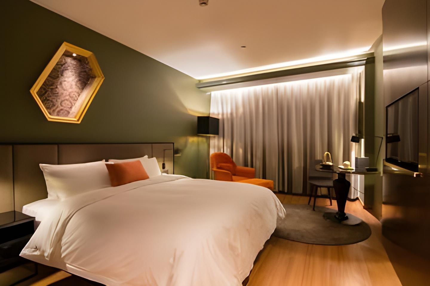 Room, Queen Bed, with View