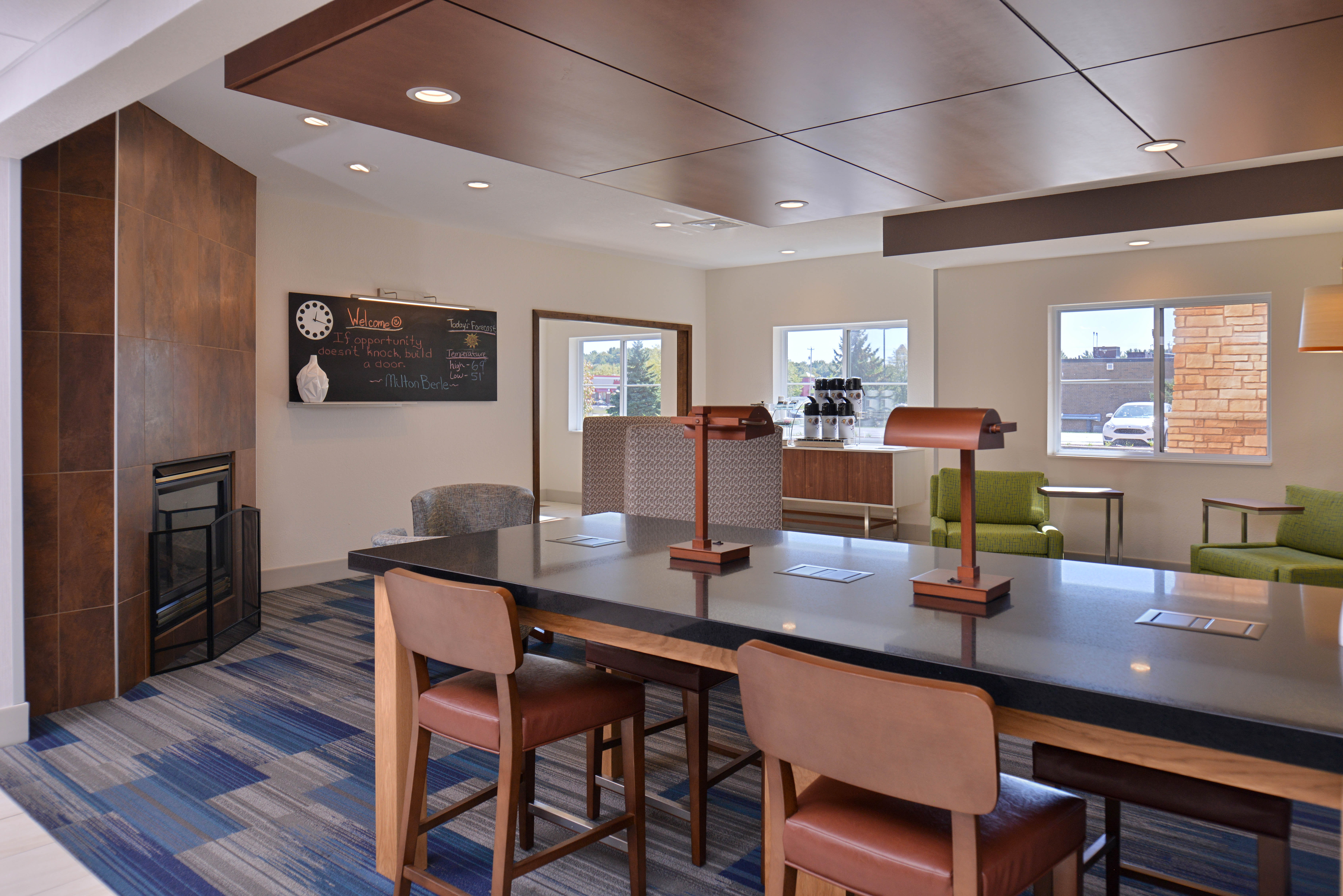 Holiday Inn Express Hotel Suites Stevens Point 43/57