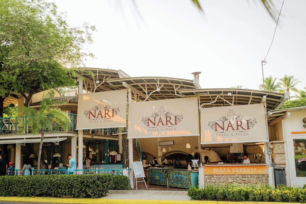Tamarindo Diria Beach Resort 2/63