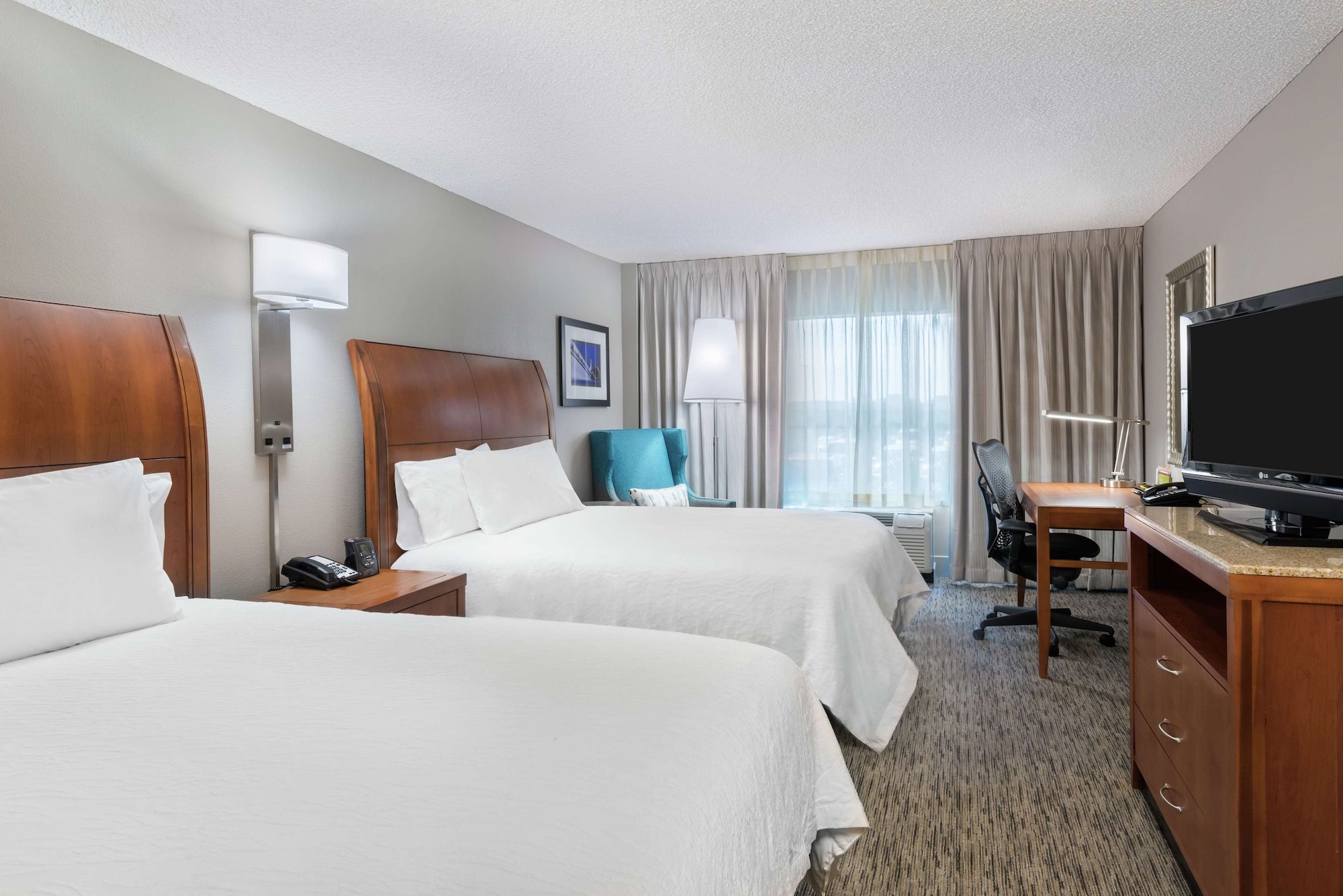 Evolution, Suite, 2 Queen Beds 3/9