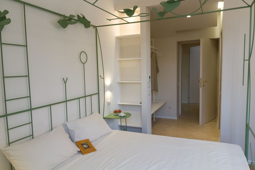 SUPERIOR, DOUBLE BED, CITY VIEW