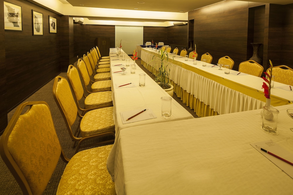 VESTA MAURYA PALACE 60/67