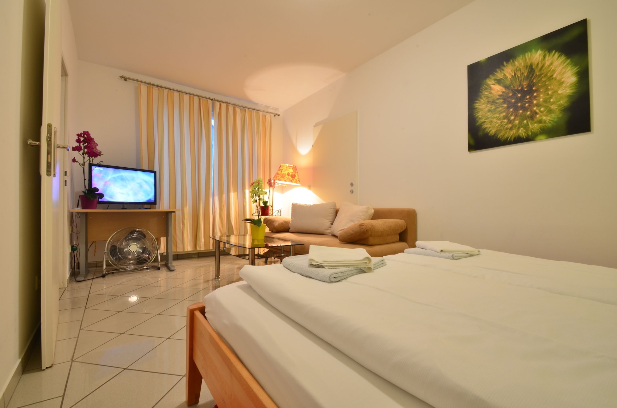 1 Bedroom, Apartment, 1 Queen and 1 Single Bed, Garden View, Garden Area