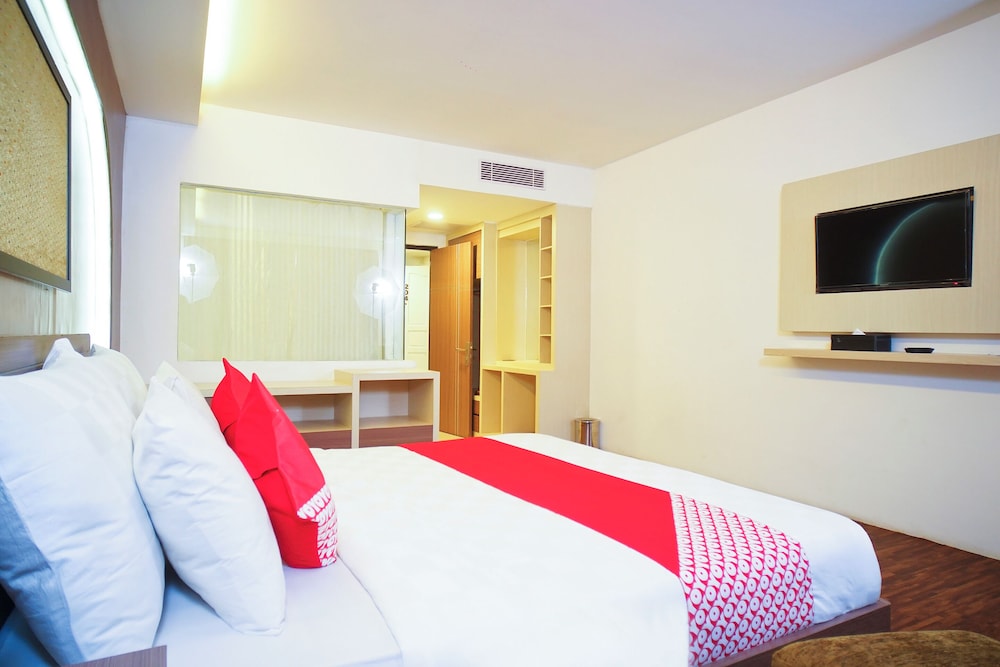 Collection O 166 Hotel Princess 13/33