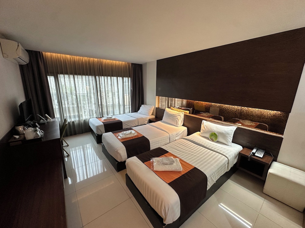 Collection O The Bangkok Airport Link Suite 19/56