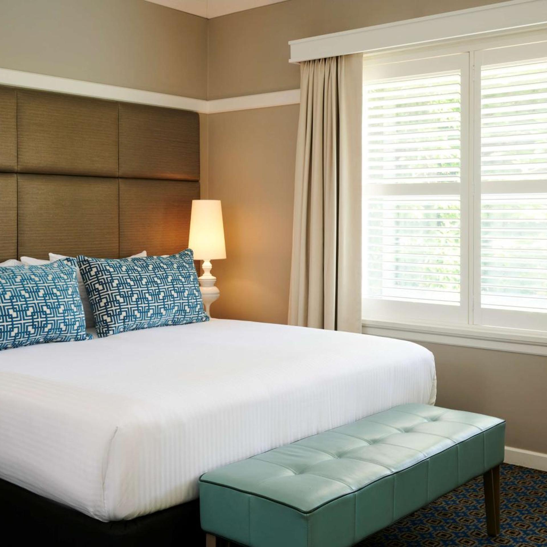 Connecting, Heritage, Family, King Bed