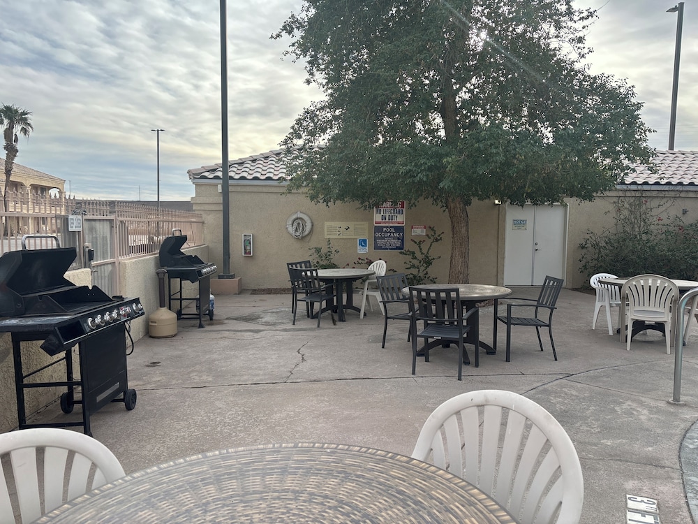 RIO DEL SOL INN NEEDLES 48/62