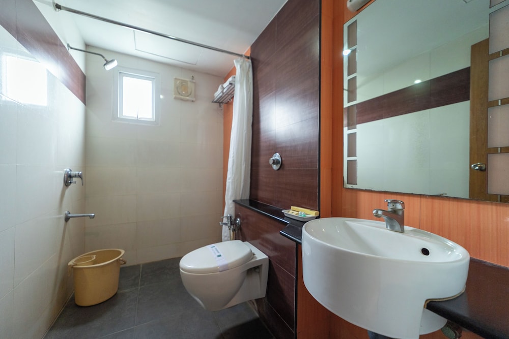 Abirami Residency 35/42