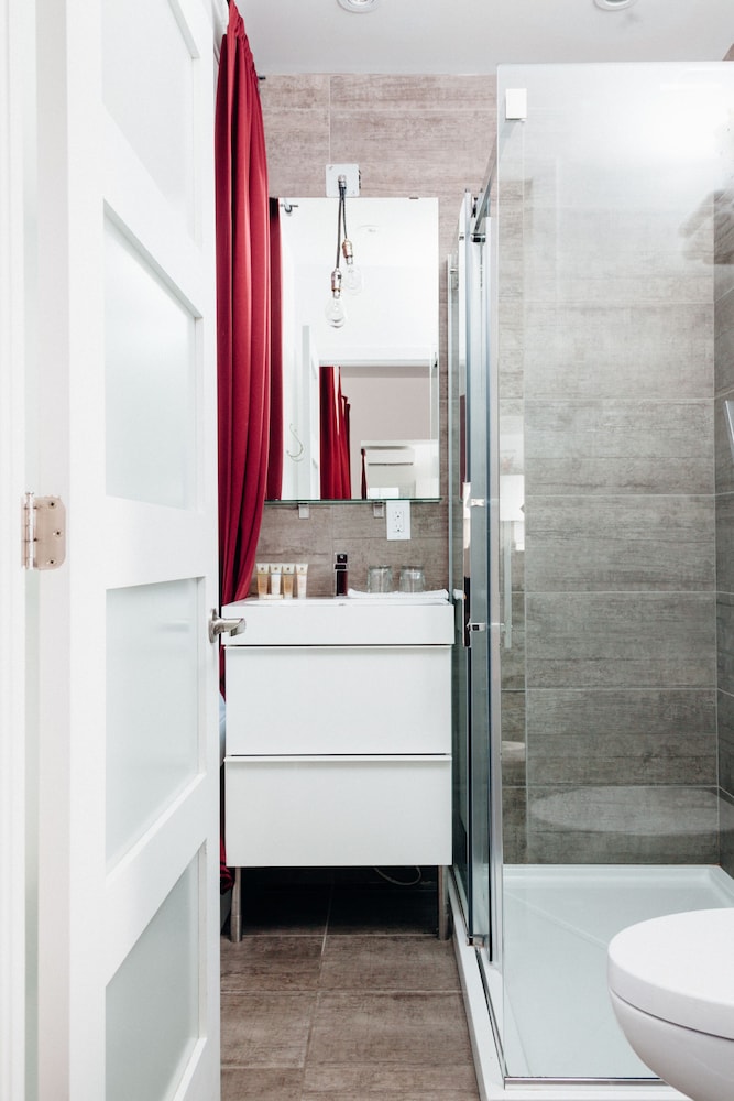 The Flatbook Boutique Hotel 64/66