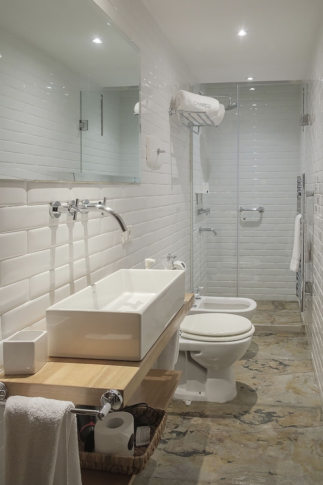 Charco Hotel 47/50