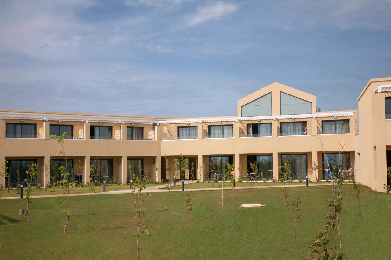 Ilion Beach Hotel 30/36