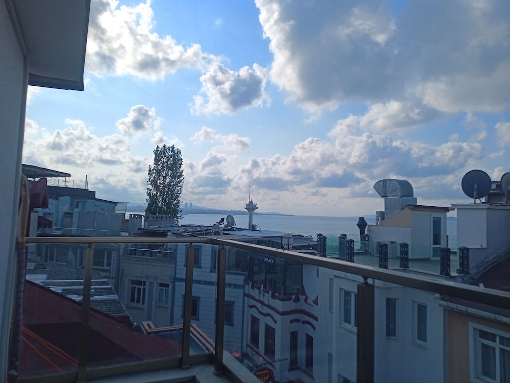 Maritime Hotel Istanbul 10/77