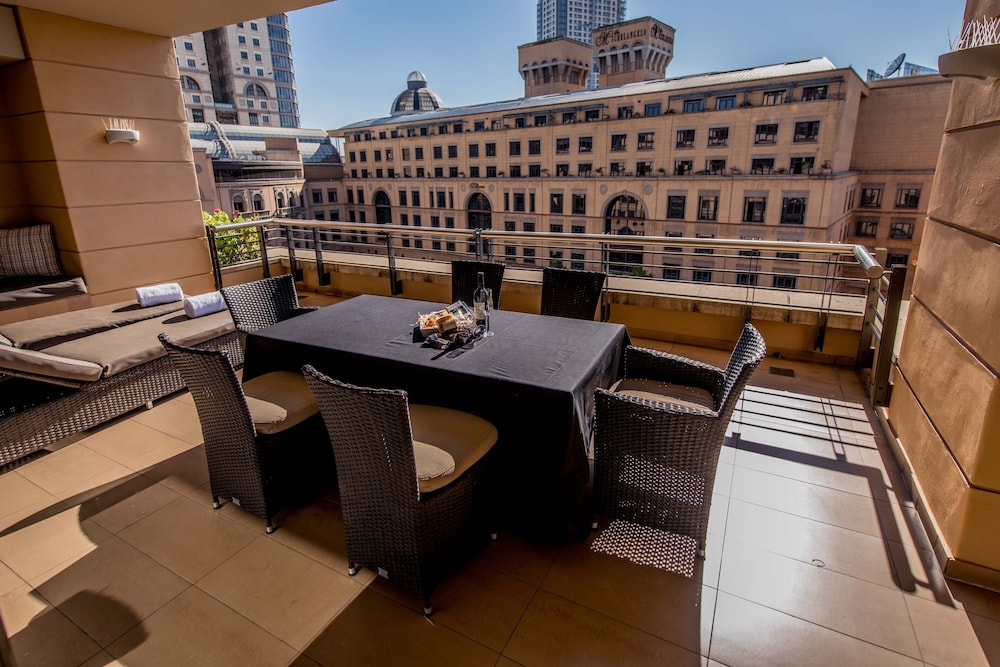 The Raphael Penthouse Suites 5/74