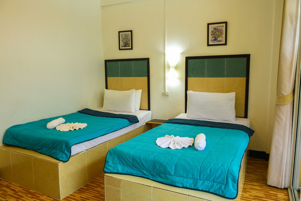 ROOM, TWIN BEDS
