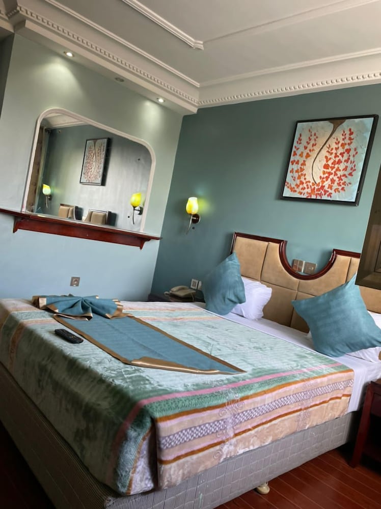 DK Hotel 6/29