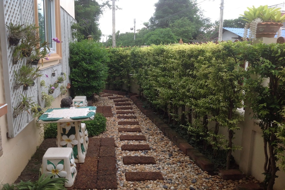 2N Guesthouse 35/42