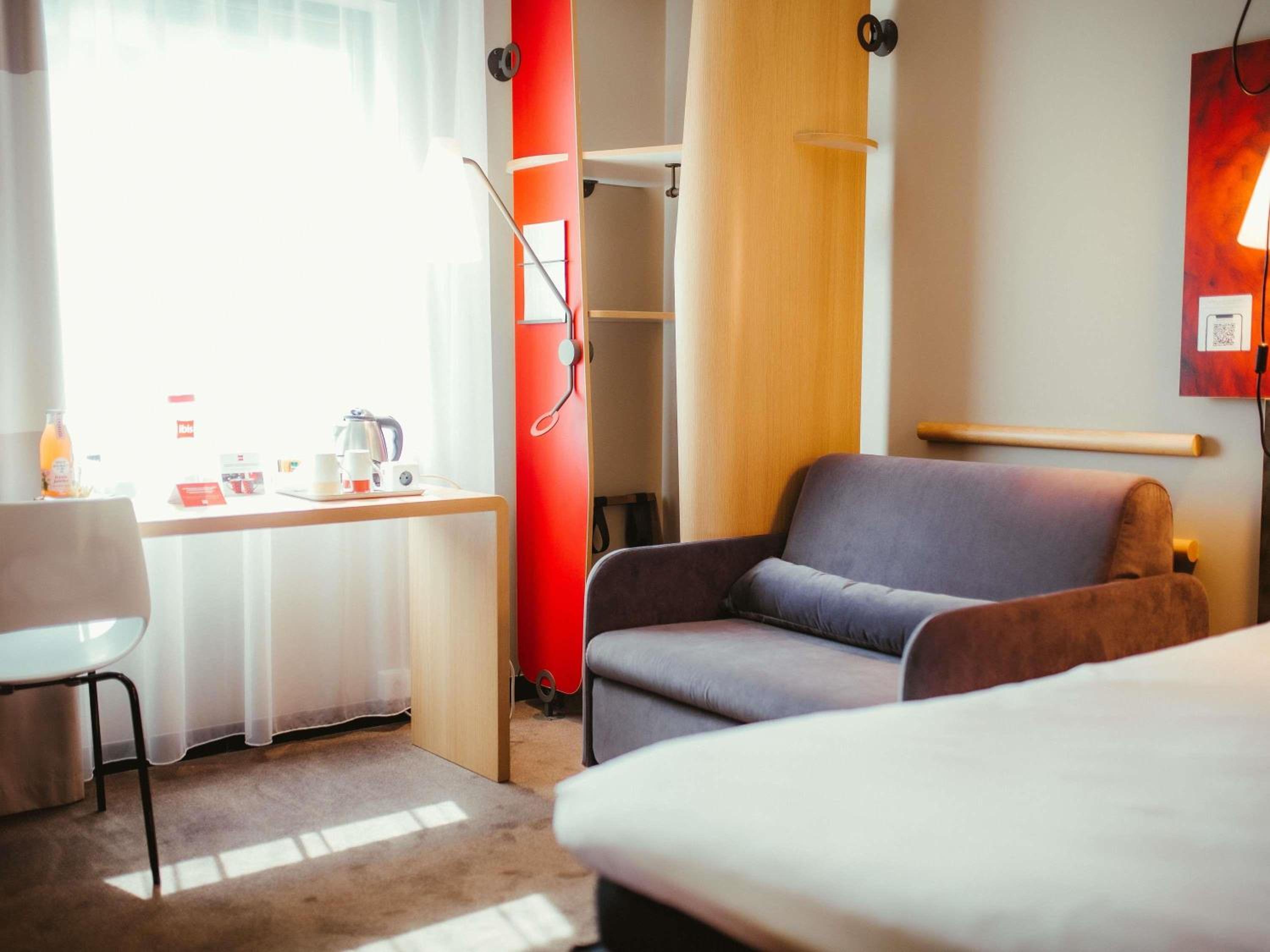 STANDARD, DOUBLE BED, SOFA