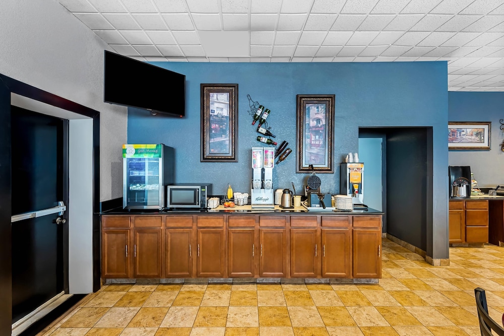 Quality Inn Fort Dodge 9/59