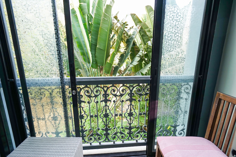 At Pingnakorn Nimman 61/75