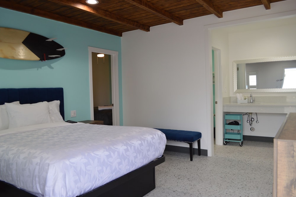 Calafia Inn 24/41