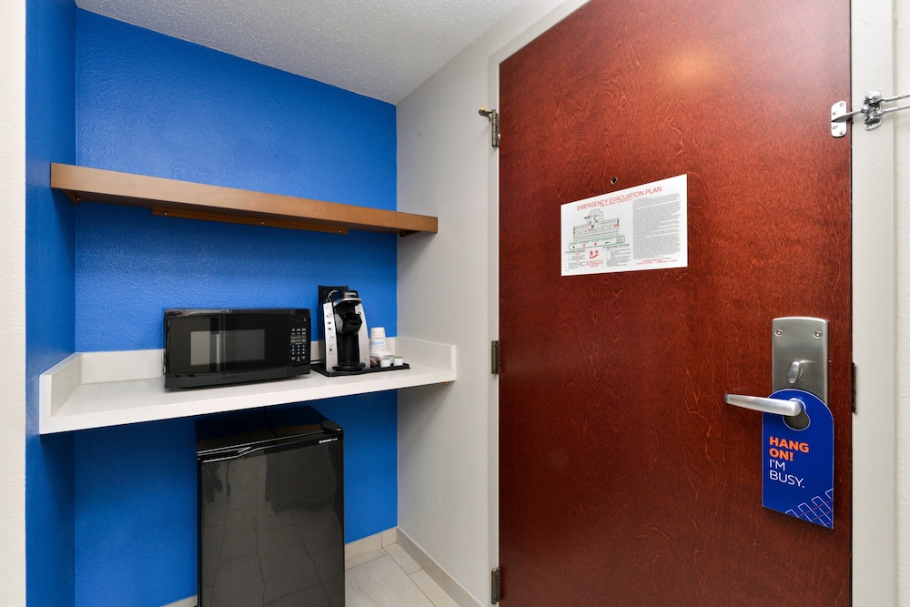 Holiday Inn Express Blowing Rock South 40/50