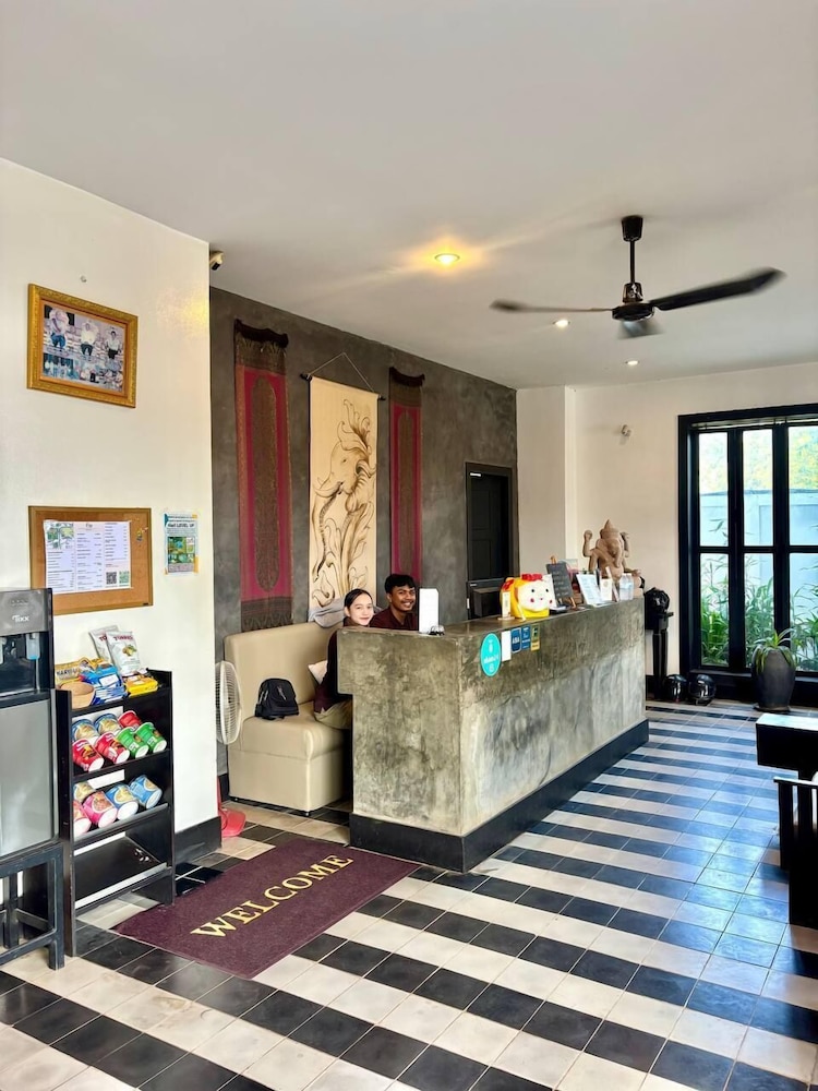 Prana Hotel 6/50
