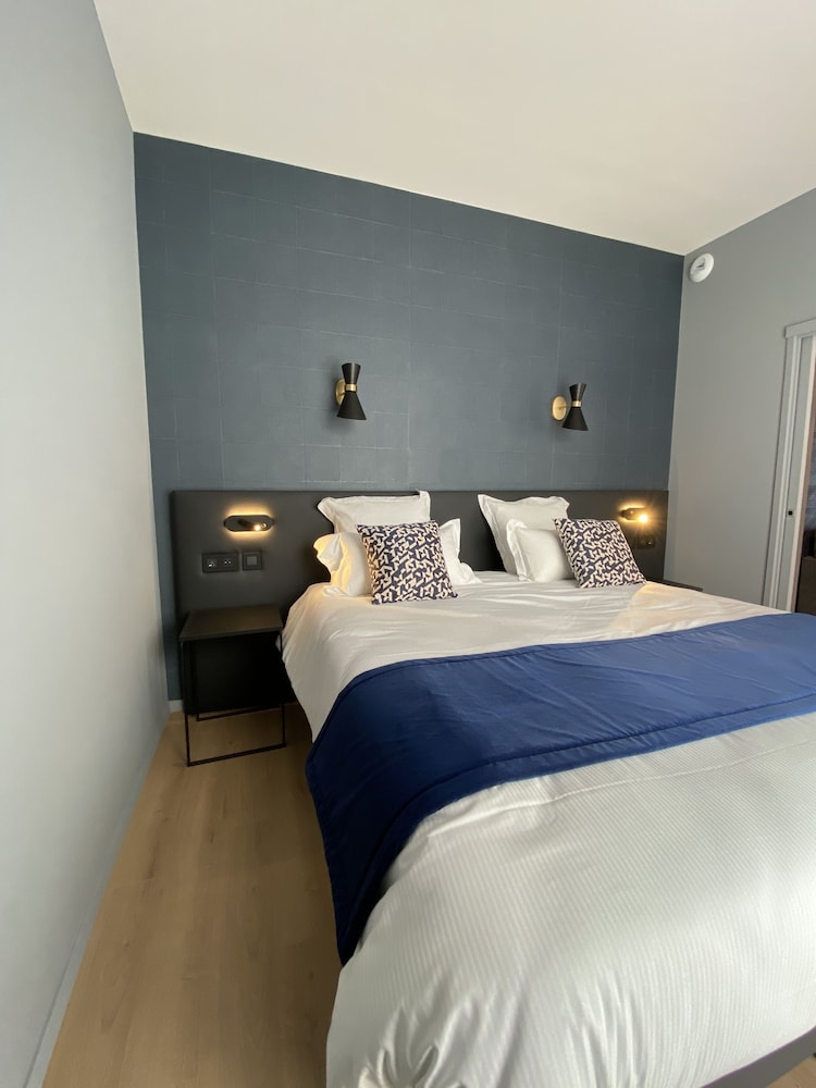Deluxe, Suite, King Bed, Golf Course View, Sofa