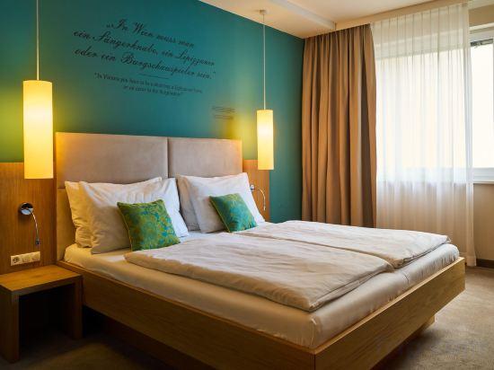Inner, Courtyard, Superior, Queen Bed, with View