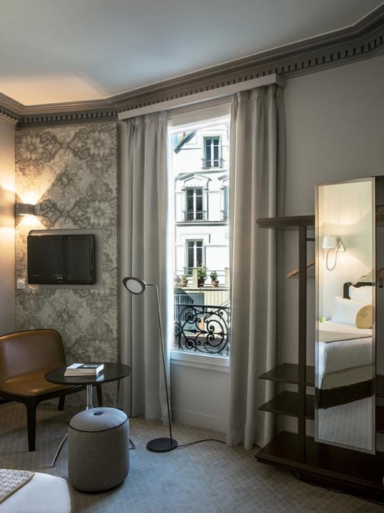 Atrium Suresnes Hotel 40/61