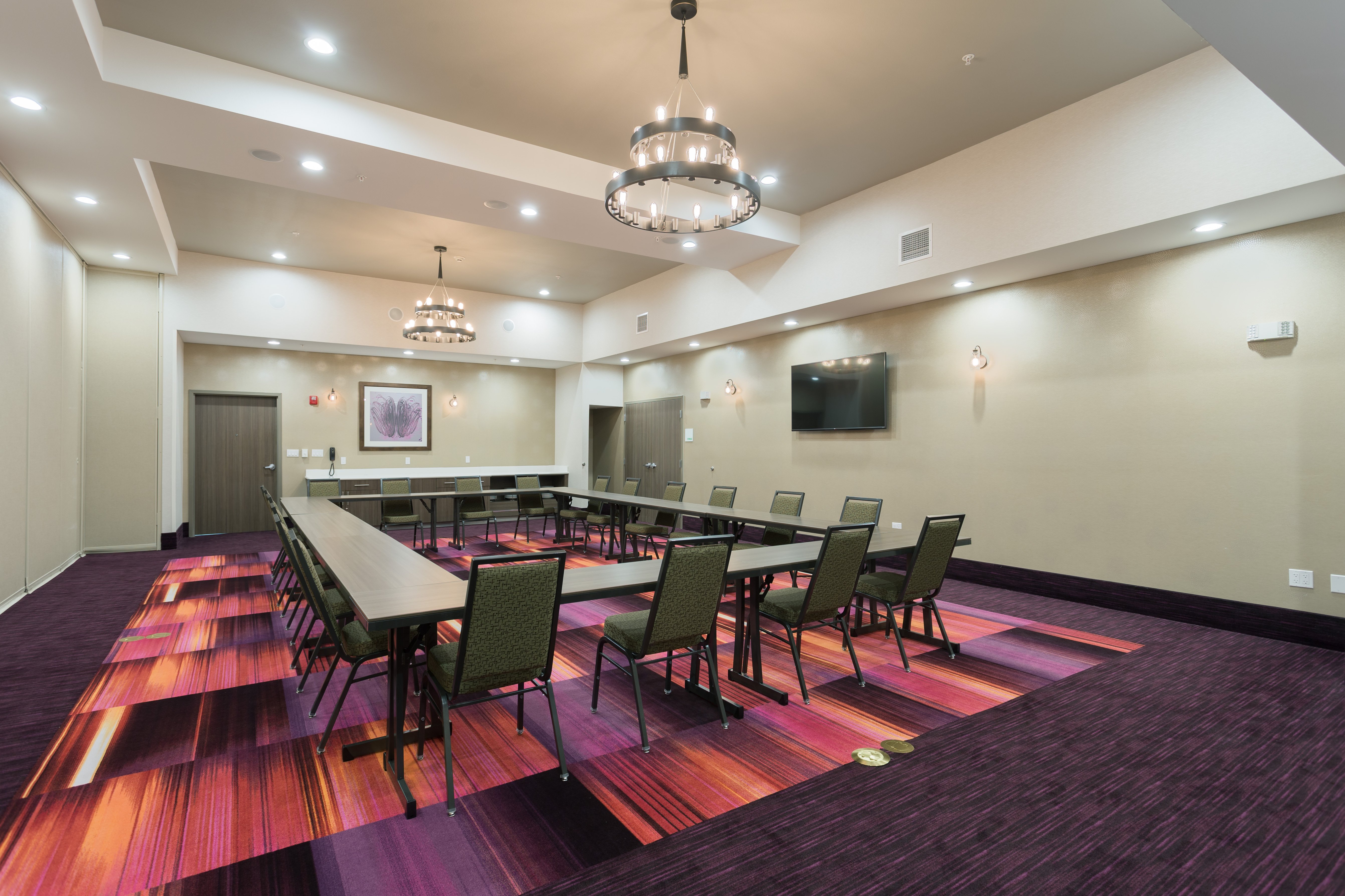 Holiday Inn San Marcos 54/59