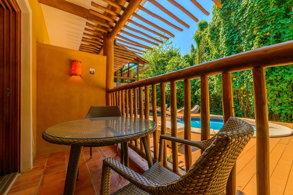 Kalango Boutique Hotel 49/75