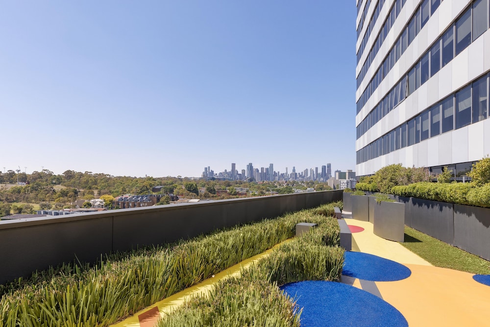 Oaks Melbourne Flemington Suites 42/46