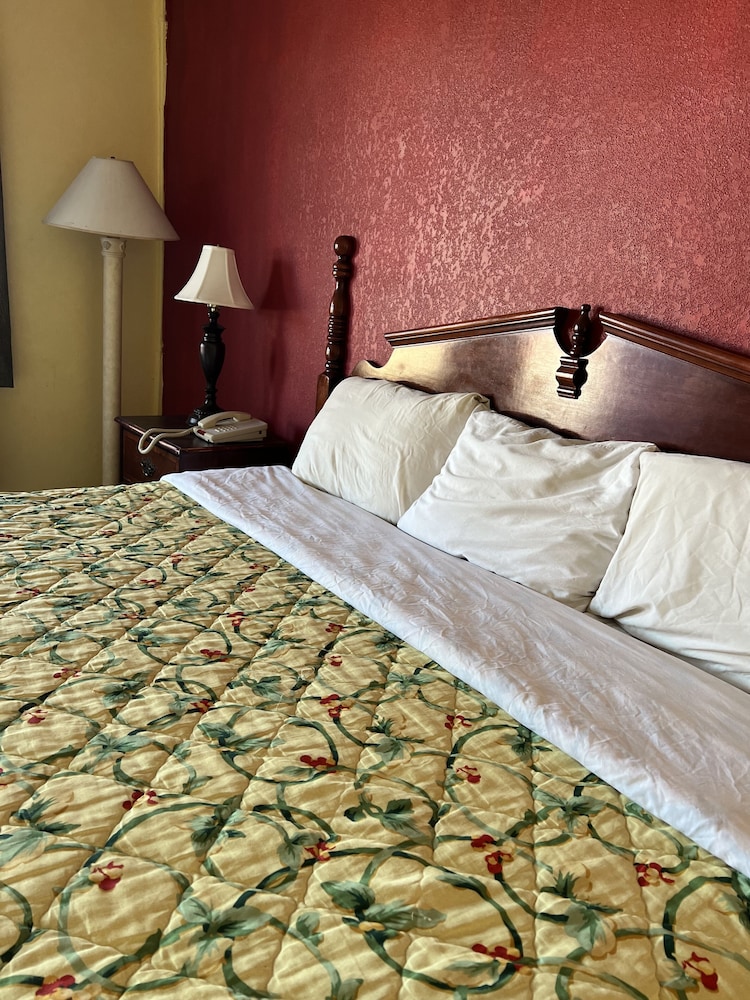Motel 6 Williamston, NC - Highway 17 37/61