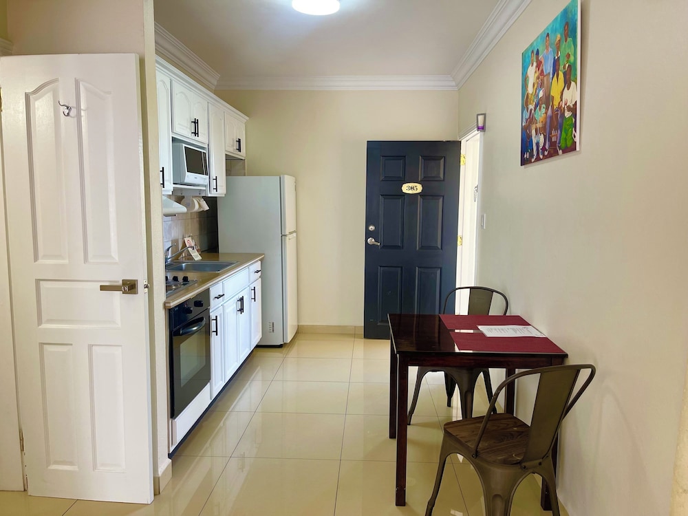 Bakers Suites 28/50